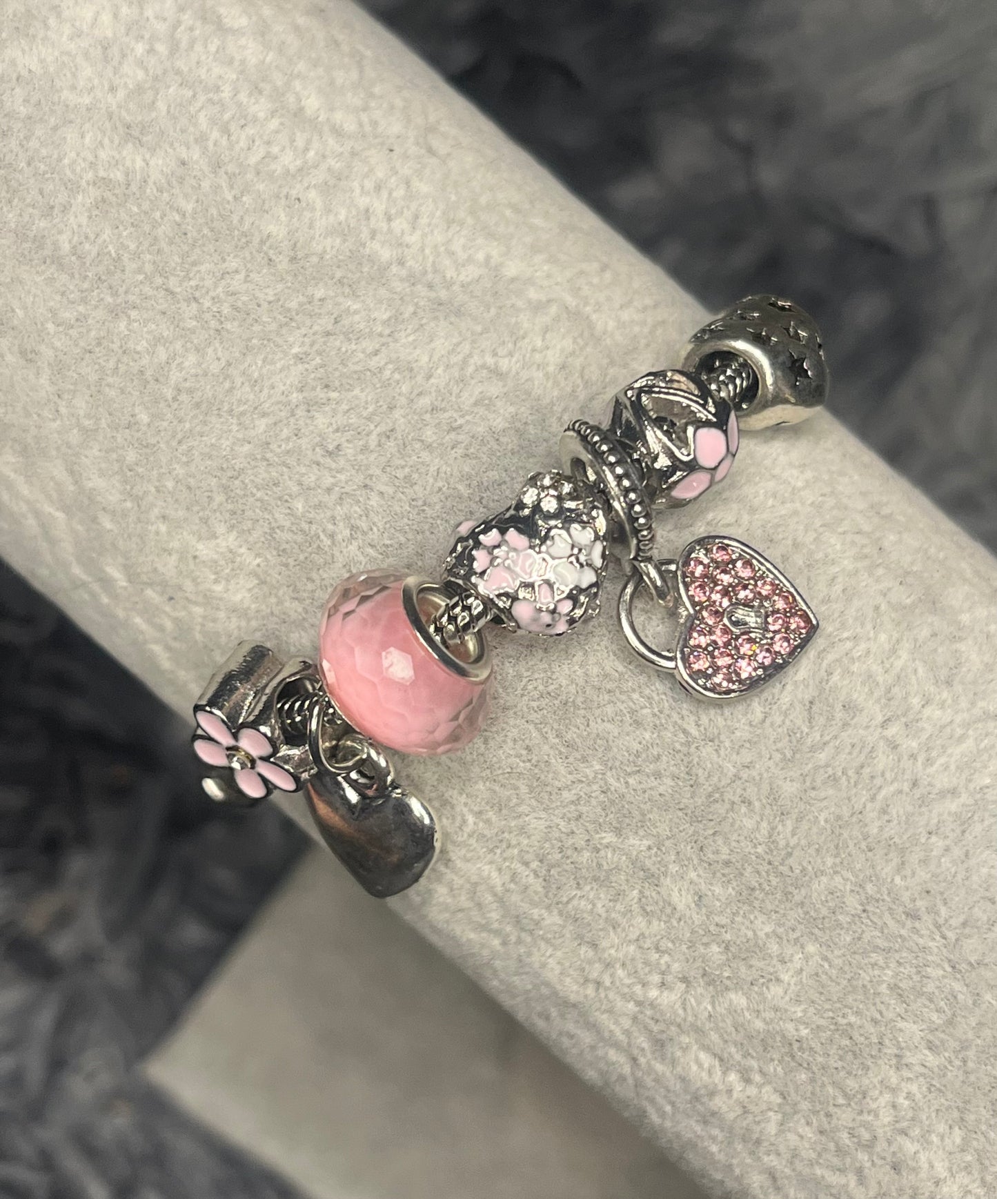Beaded heart charm bracelet
