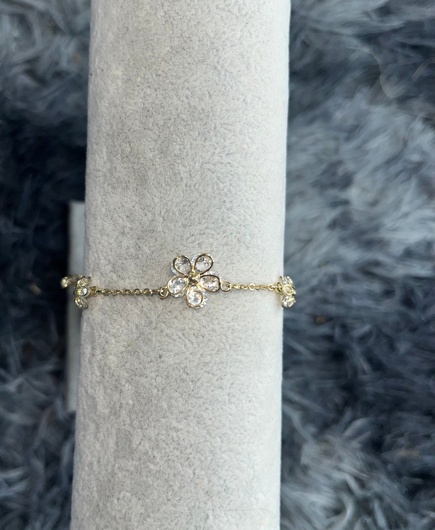 Gold crystal flower zirconia bracelet