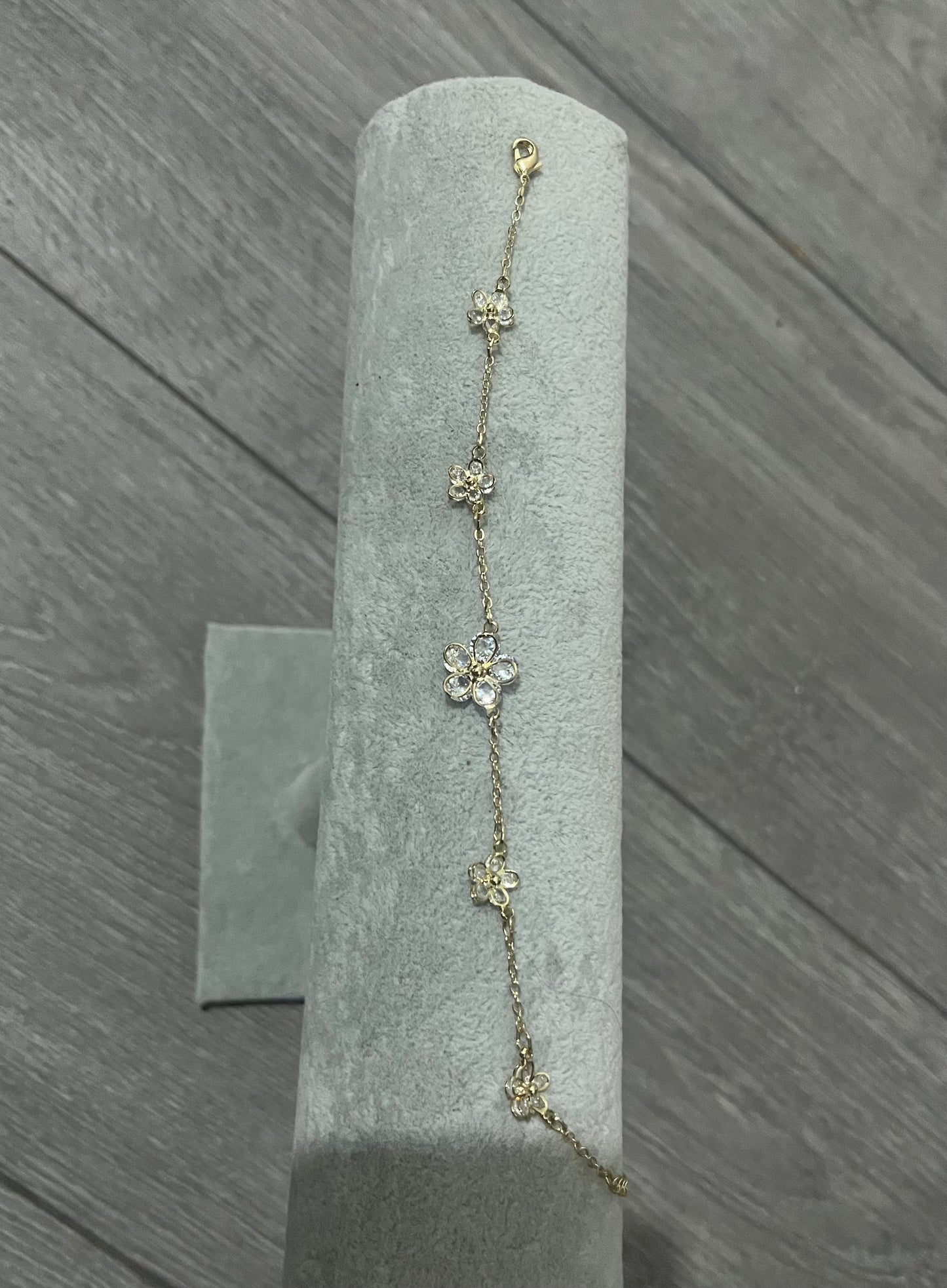 Gold crystal flower zirconia bracelet